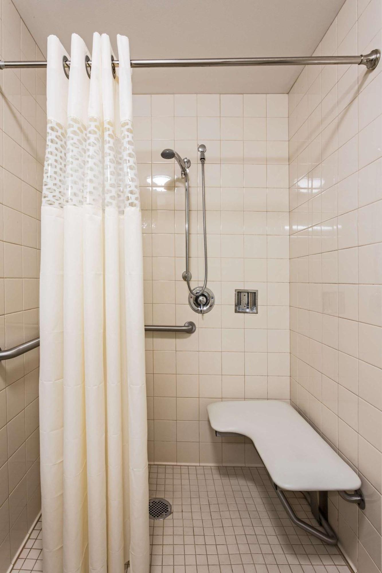 Hampton Hotel 3*